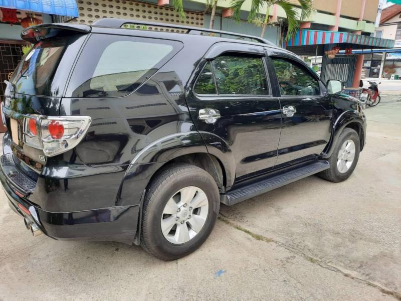 TOYOTA Fortuner 2013