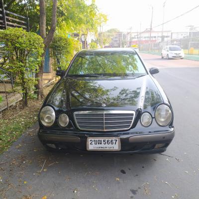 BENZ E220 CDI สีดำ ปี 2002