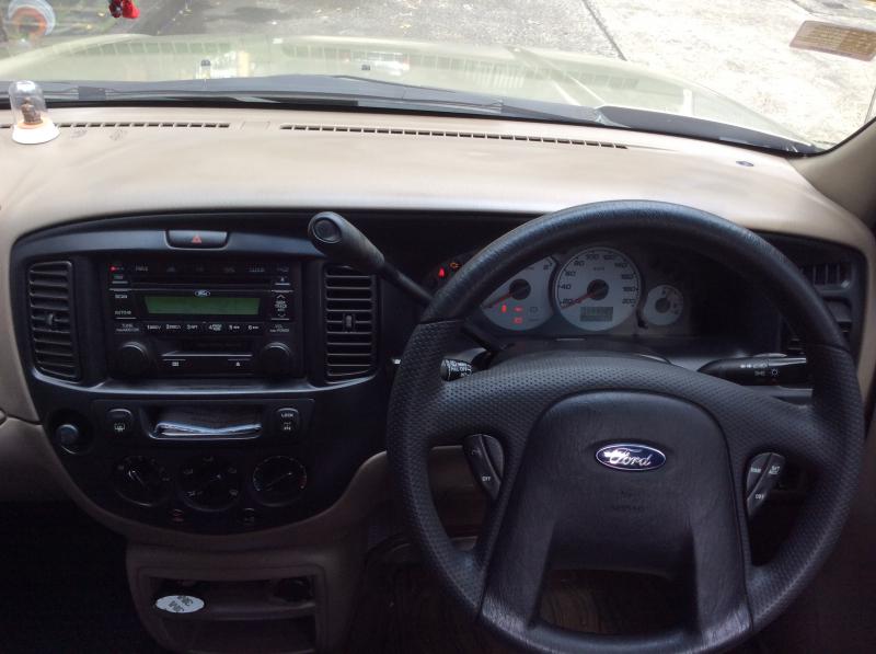 FORD Escape 2003