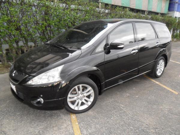 MITSUBISHI Space Wagon 2011