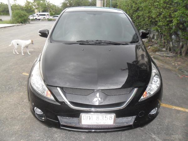 MITSUBISHI Space Wagon 2011