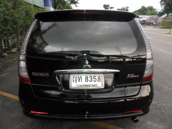 MITSUBISHI Space Wagon 2011