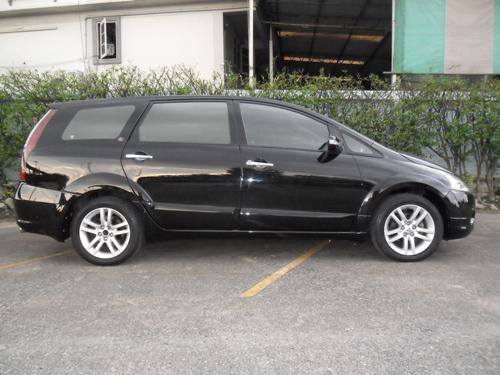 MITSUBISHI Space Wagon 2011