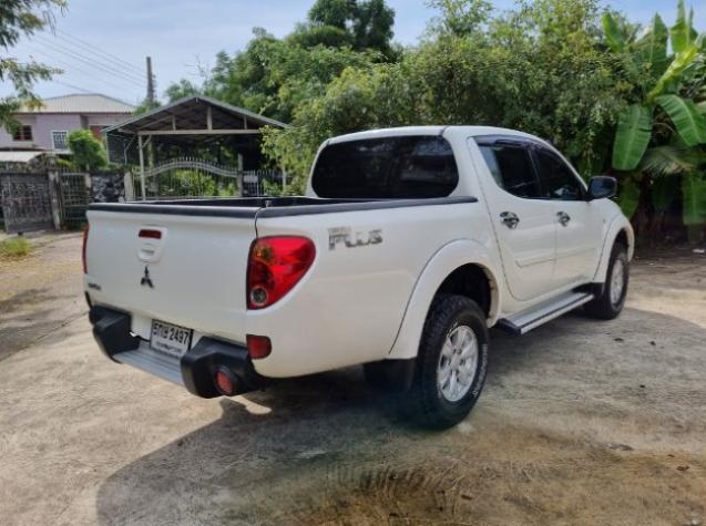 MITSUBISHI triton plus 2012