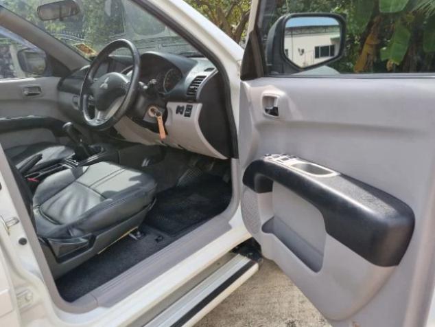 MITSUBISHI triton plus 2012