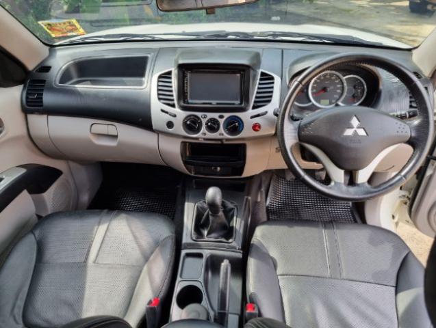MITSUBISHI triton plus 2012