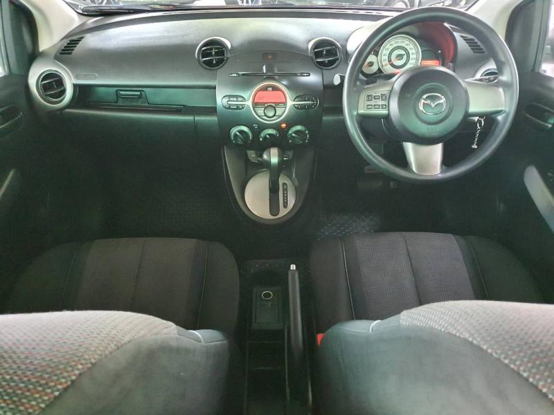 MAZDA Mazda2 2011