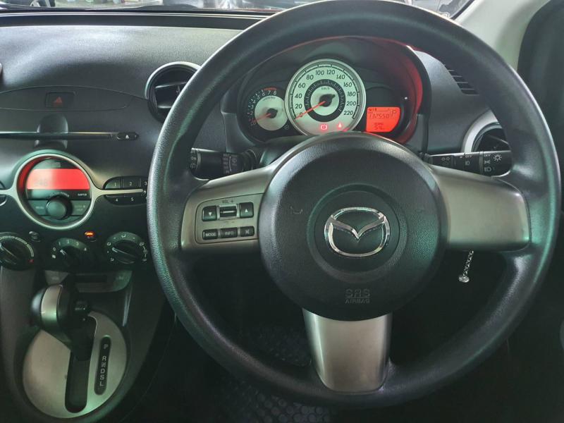 MAZDA Mazda2 2011