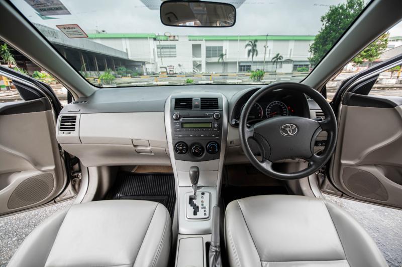 TOYOTA COROLLA ALTIS 2010