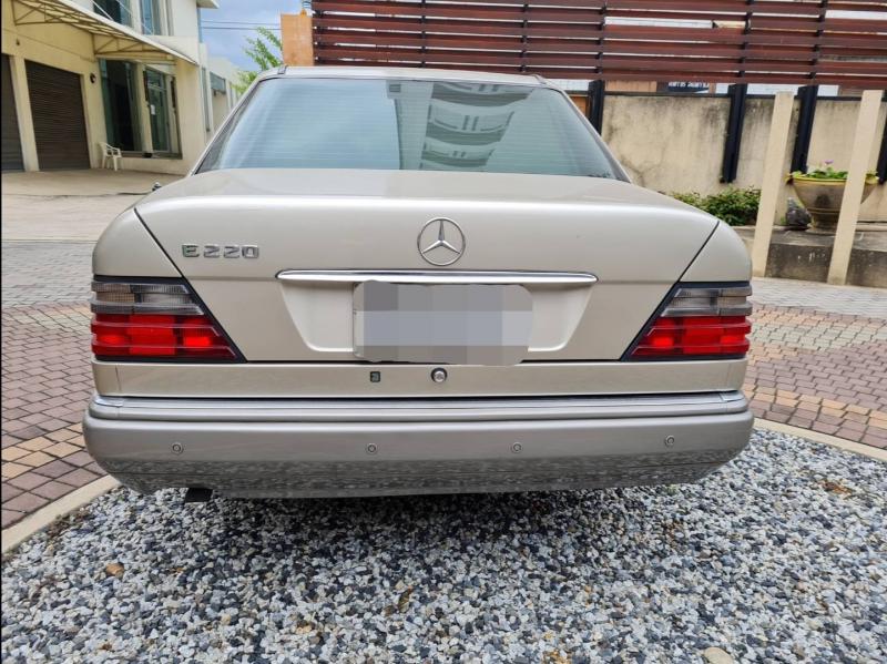 BENZ W124  1995