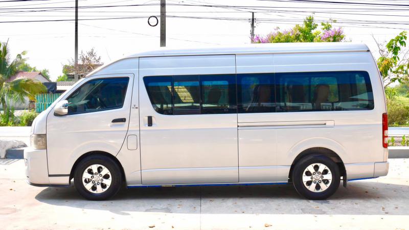 TOYOTA commuter 2008