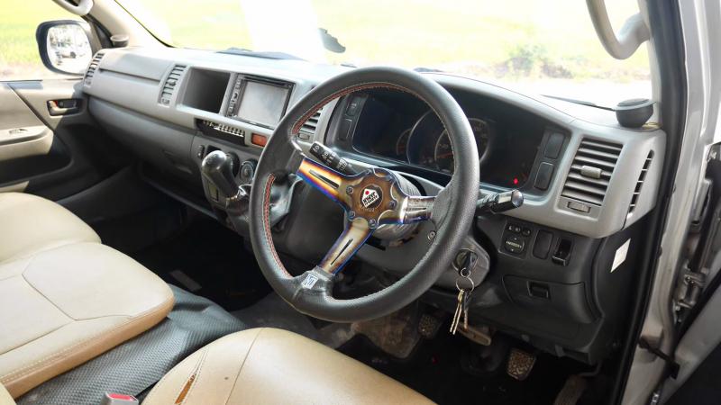 TOYOTA commuter 2008