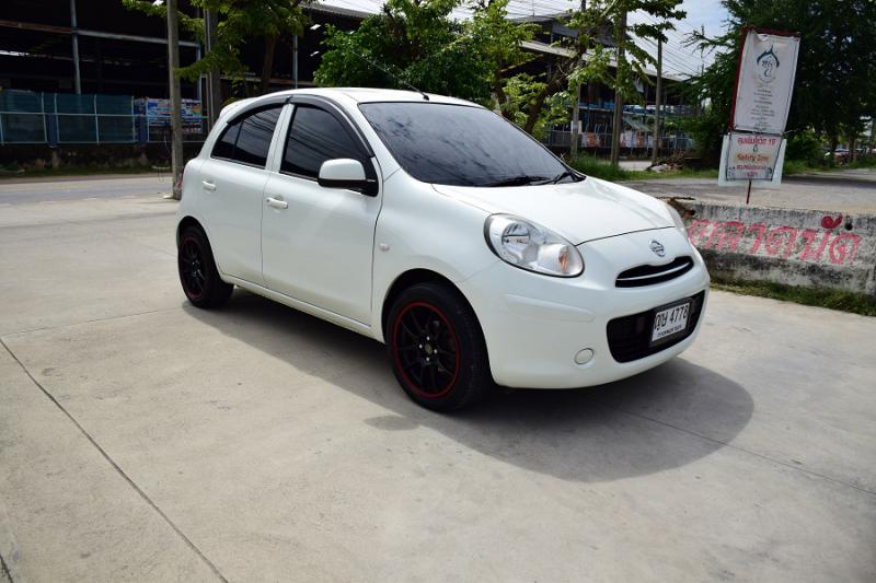 NISSAN E 2011