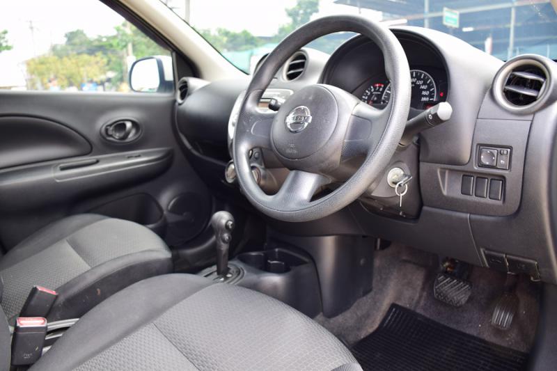 NISSAN E 2011