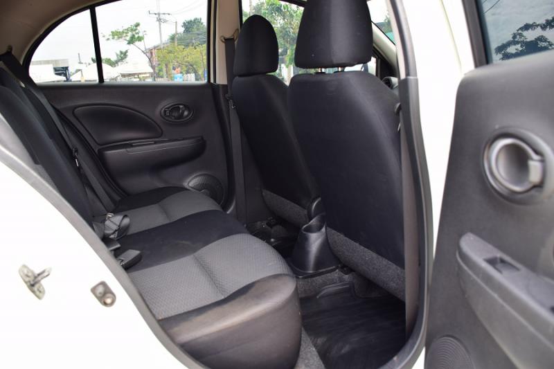 NISSAN E 2011