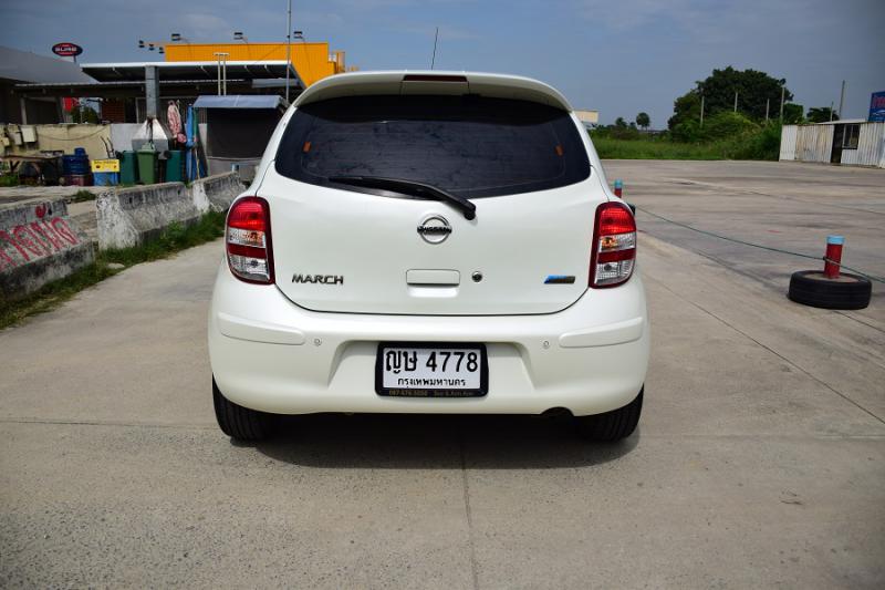 NISSAN E 2011