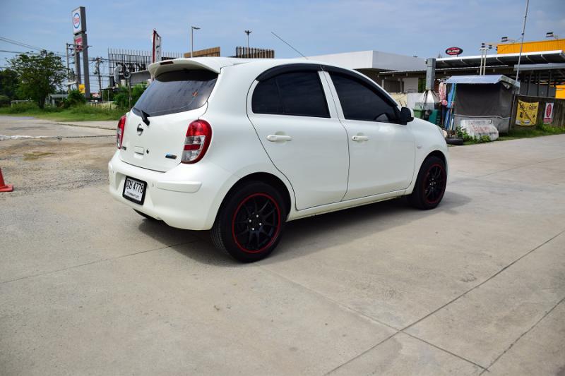 NISSAN E 2011