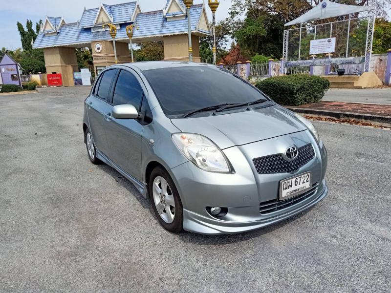 TOYOTA Yaris E 2009