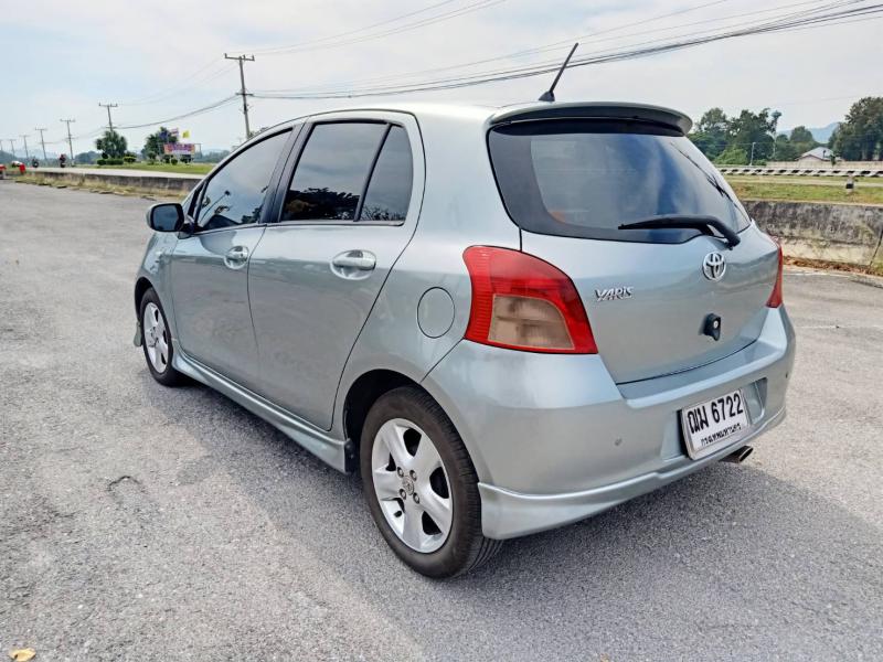 TOYOTA Yaris E 2009