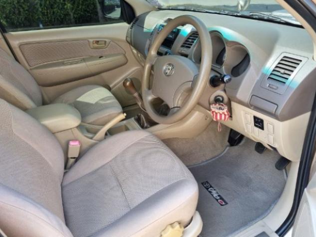 TOYOTA Hilux Vigo 2015