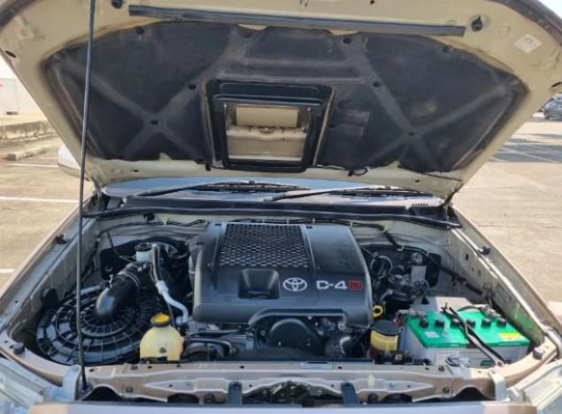 TOYOTA Hilux Vigo 2015
