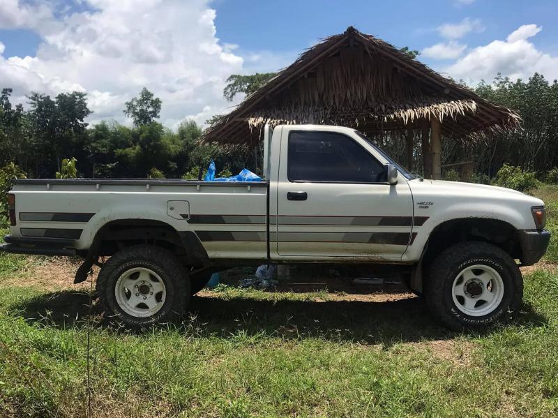 TOYOTA HILUX LN106 1990