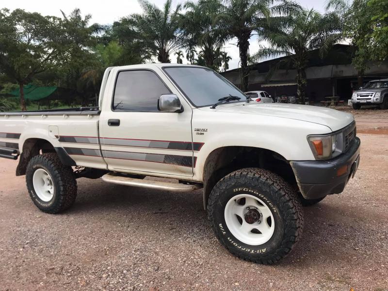 TOYOTA HILUX LN106 1990