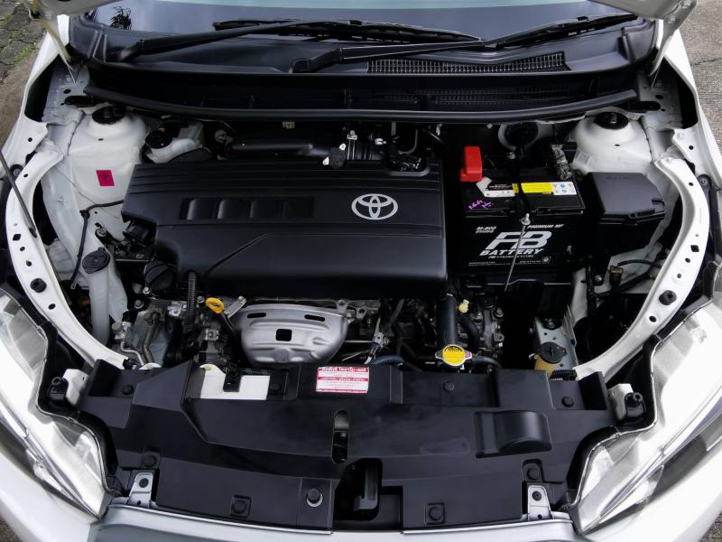 TOYOTA Yaris 2013