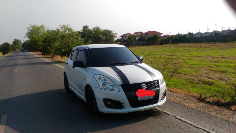 SUZUKI Swift 2013