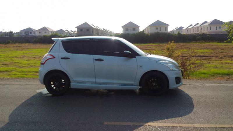 SUZUKI Swift 2013