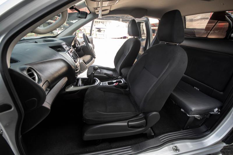 NISSAN NAVARA NP300 2.5 V 2015