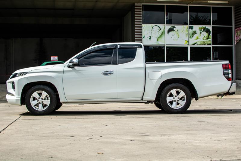 NISSAN TRITON 2.5 GLX CAB 2020