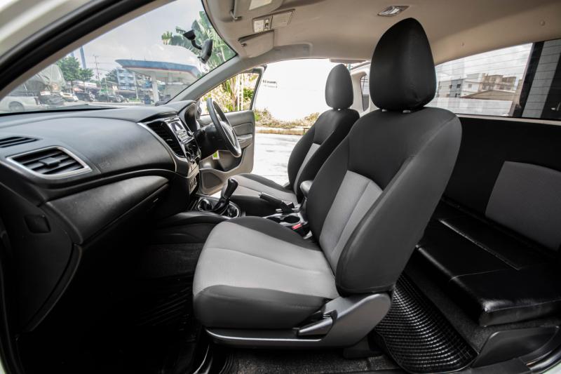 NISSAN TRITON 2.5 GLX CAB 2020