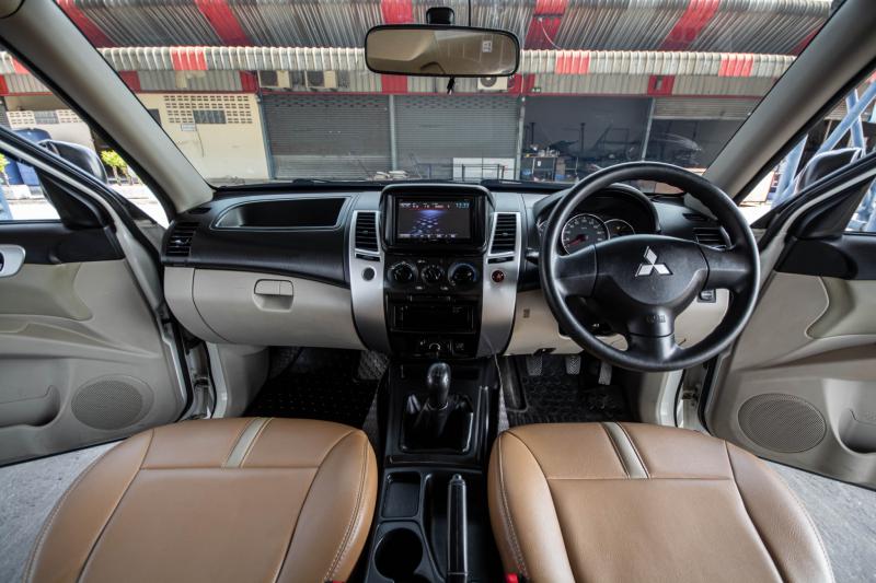 MITSUBISHI PAJERO 2.4 GLS+LPG 2012