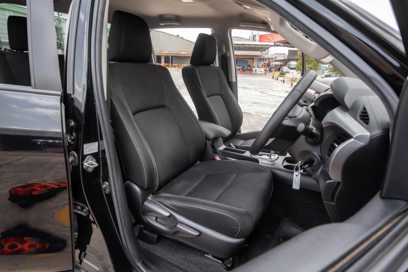 TOYOTA REVO 2.4 E Plus 2018