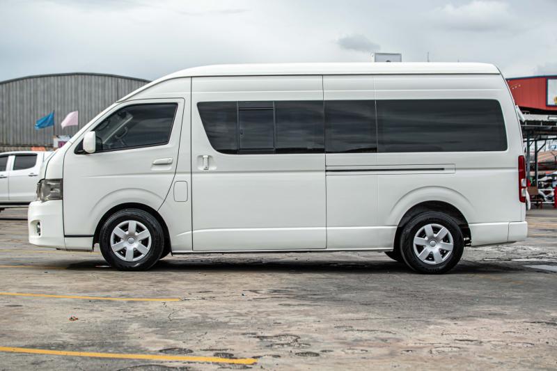 TOYOTA COMMUTER 2.7 เบนซิน 2012