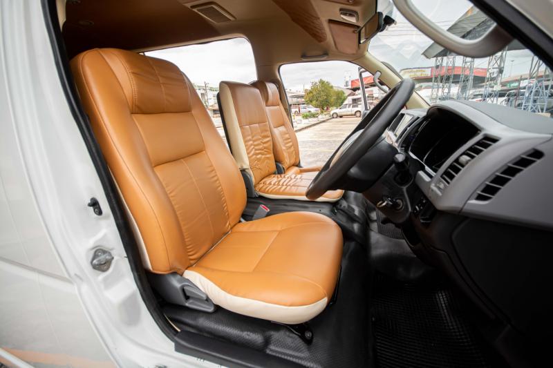 TOYOTA COMMUTER 2.7 เบนซิน 2012