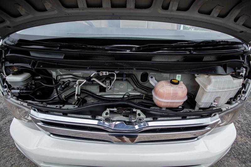TOYOTA COMMUTER 2.7 เบนซิน 2012