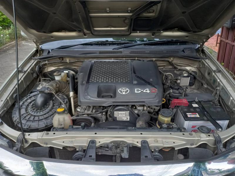 TOYOTA 2.5 G 2012