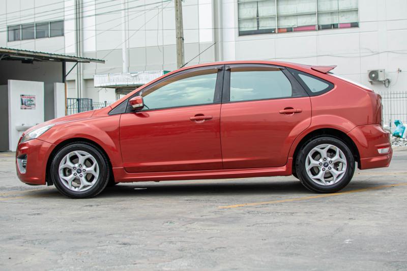 FORD FOCUS 2.0 ตัวรองท็อป 2012