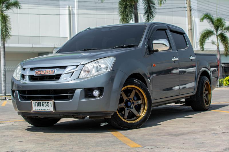 ISUZU D-MAX 2.5 L 2012