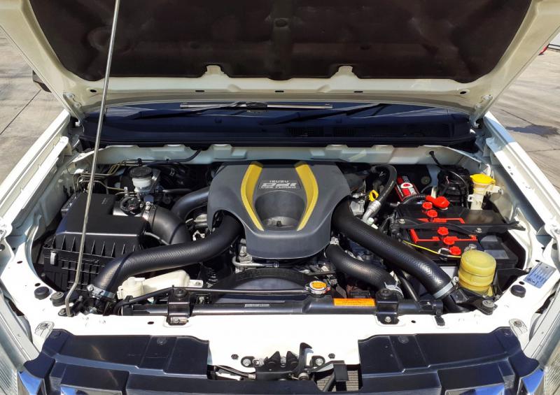 ISUZU HI-LANDER 2014