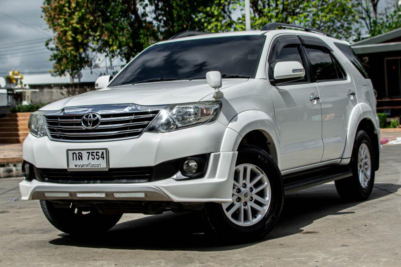 TOYOTA FORTUNER 2.7V 2014