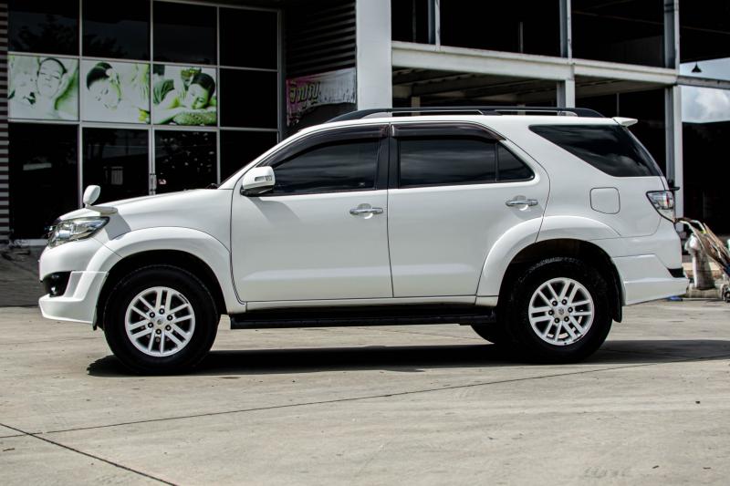 TOYOTA FORTUNER 2.7V 2014