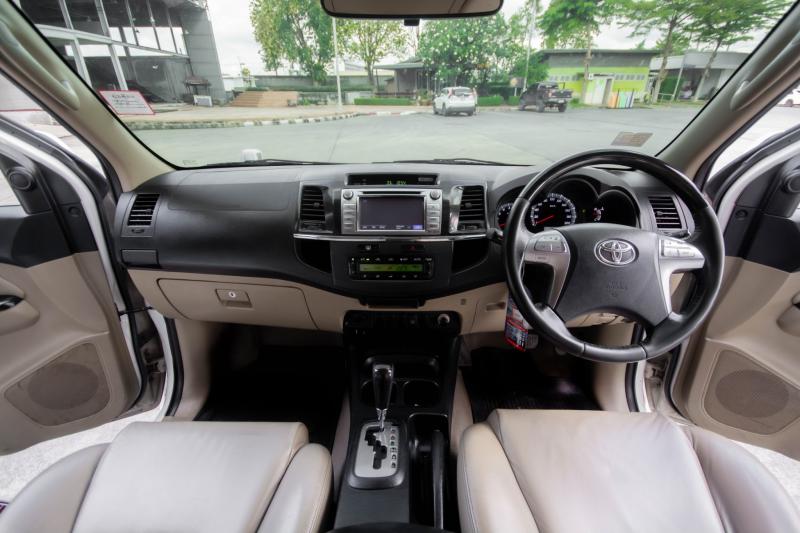 TOYOTA FORTUNER 2.7V 2014