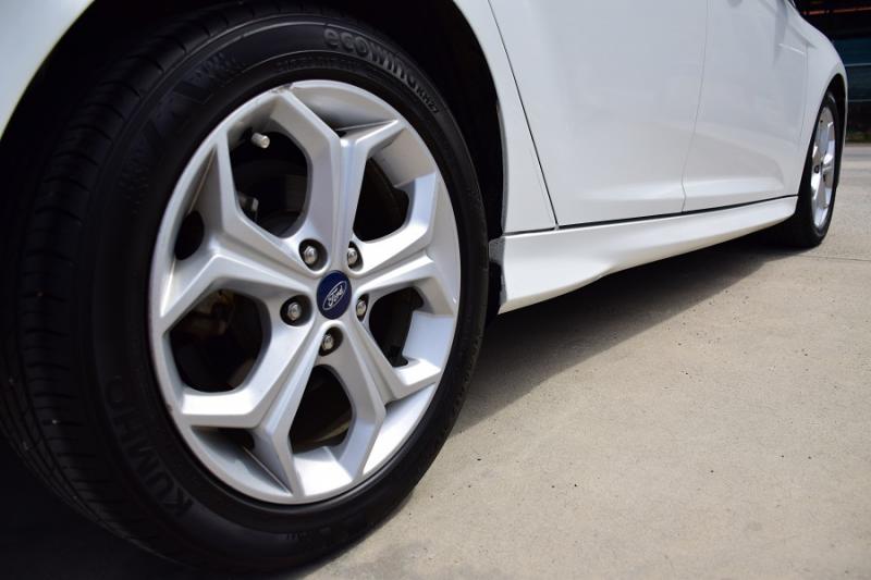 FORD S สปอรต์ท็อป 2012