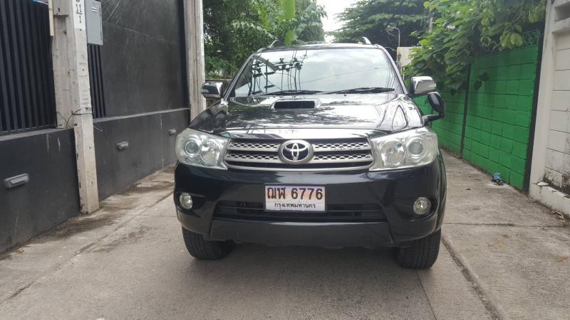 TOYOTA Fortuner 2010