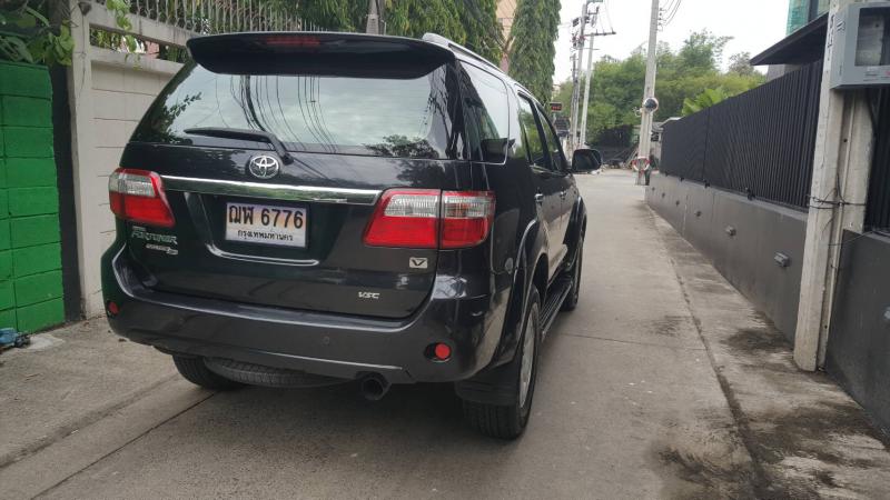 TOYOTA Fortuner 2010