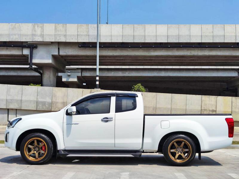 ISUZU D-MAX HI-LANDER cab 2018