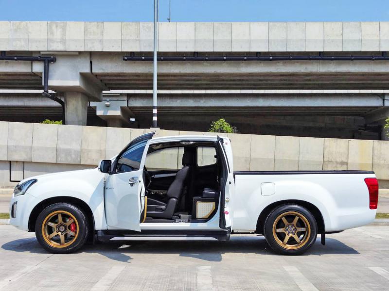 ISUZU D-MAX HI-LANDER cab 2018